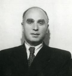 Мильштейн Ефим Абрамович (1902–1989). Историк, музеевед, библиограф. Кандидат исторических наук.