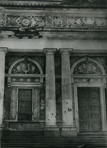 Центральный фасад здания музея во время Великой Отечественной войны.